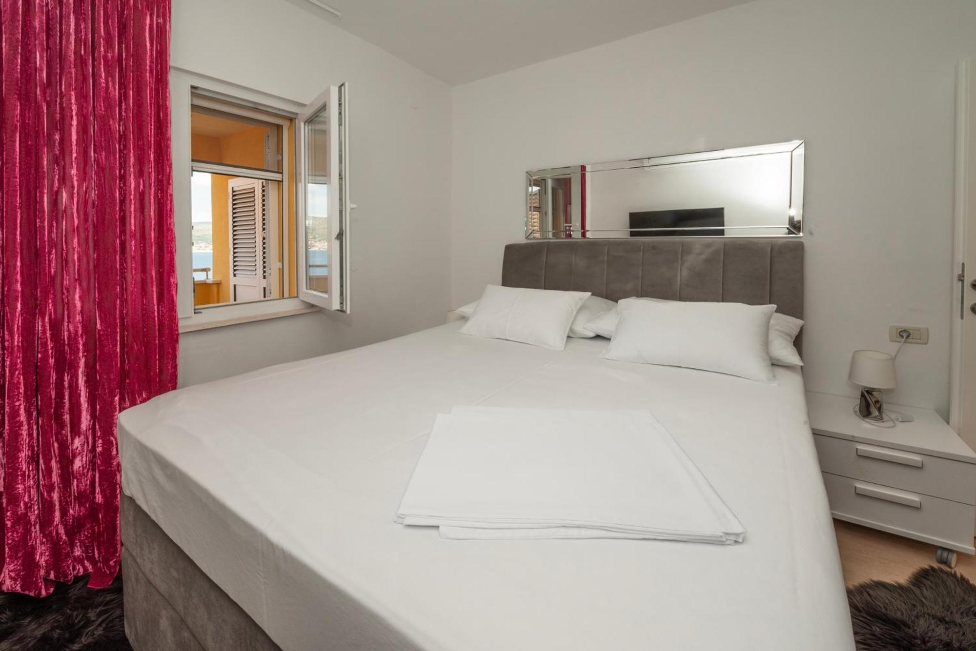 Lavanda Residence With Heated Pool Trogir Split Округ-Доньи Экстерьер фото